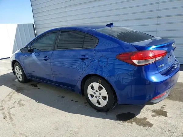 3KPFL4A76JE247598 2018 KIA FORTE - Image 2