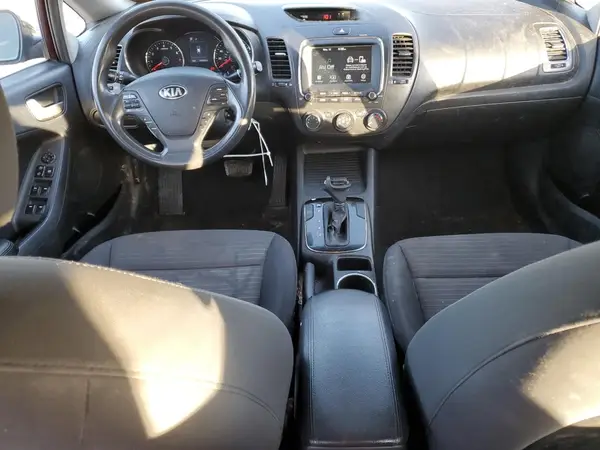 3KPFL4A76JE251022 2018 KIA FORTE - Image 8