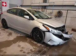 3KPFL4A76JE251957 2018 KIA FORTE