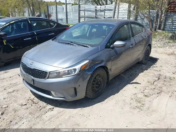 3KPFL4A76JE252428 2018 KIA FORTE - Image 2