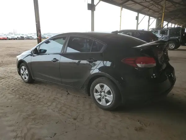 3KPFL4A76JE253854 2018 KIA FORTE - Image 2