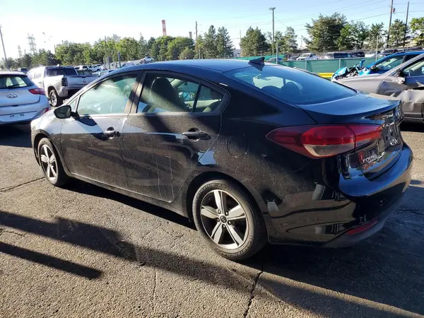 3KPFL4A76JE256897 2018 KIA FORTE - Image 2
