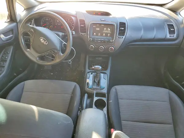 3KPFL4A76JE256897 2018 KIA FORTE - Image 8