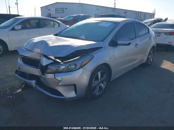3KPFL4A76JE259721 2018 KIA FORTE - Image 2