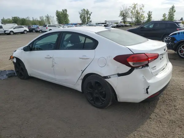 3KPFL4A76JE260254 2018 KIA FORTE - Image 2