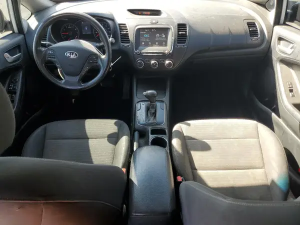 3KPFL4A76JE261050 2018 KIA FORTE - Image 8