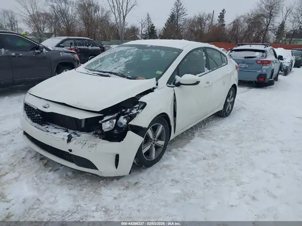 3KPFL4A76JE261341 2018 KIA FORTE - Image 2