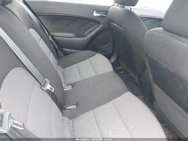 3KPFL4A76JE261341 2018 KIA FORTE - Image 8