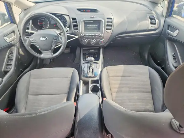 3KPFL4A76JE262523 2018 KIA FORTE - Image 8