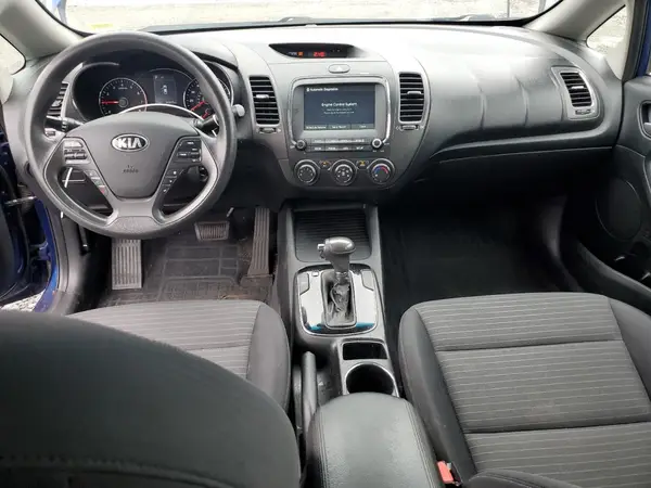 3KPFL4A76JE262960 2018 KIA FORTE - Image 8