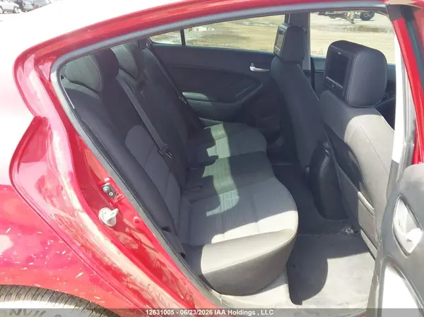 3KPFL4A76JE267639 2018 KIA FORTE - Image 8