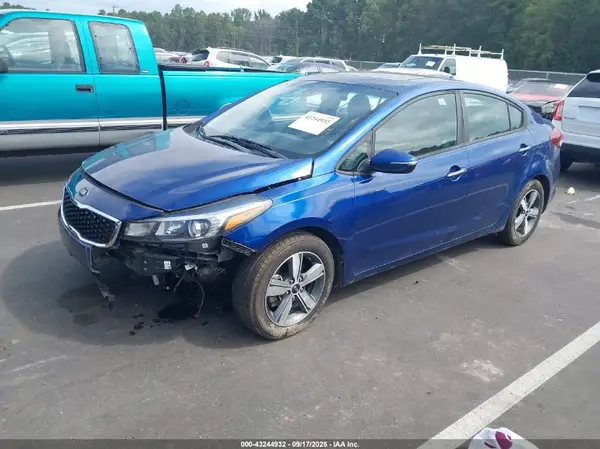 3KPFL4A76JE267849 2018 KIA FORTE - Image 2