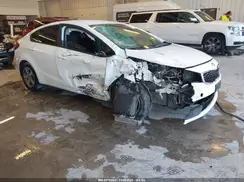 3KPFL4A76JE268371 2018 KIA FORTE