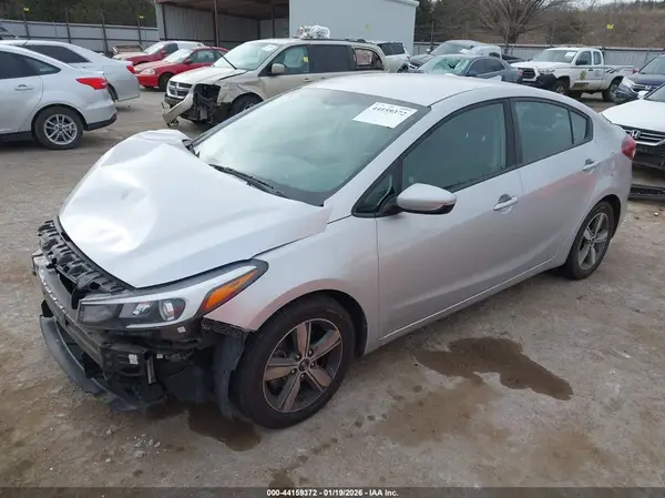 3KPFL4A76JE269729 2018 KIA FORTE - Image 2