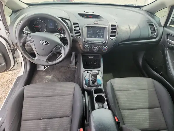 3KPFL4A76JE274137 2018 KIA FORTE - Image 8