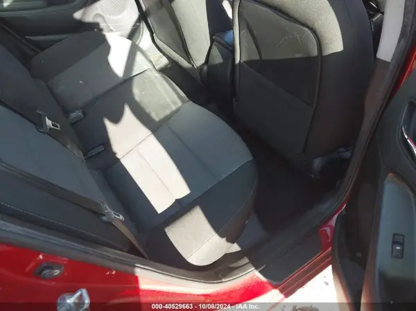 3KPFL4A76JE275305 2018 KIA FORTE - Image 8