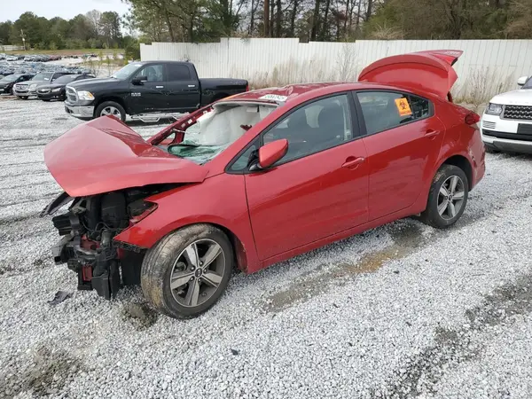 3KPFL4A76JE275403 2018 KIA FORTE - Image 1