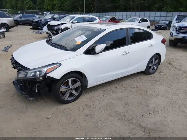 3KPFL4A76JE278303 2018 KIA FORTE - Image 2