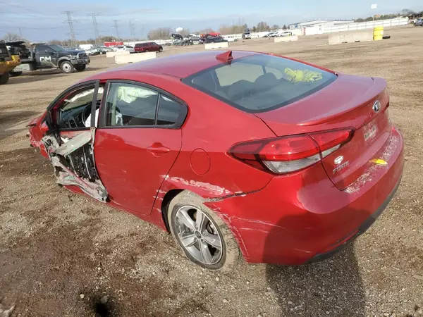 3KPFL4A76JE281489 2018 KIA FORTE - Image 2