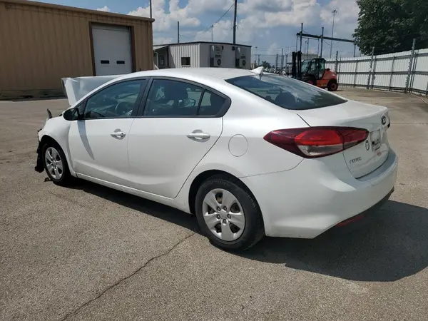 3KPFL4A77HE006093 2017 KIA FORTE - Image 2