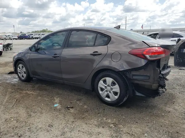 3KPFL4A77HE006207 2017 KIA FORTE - Image 2