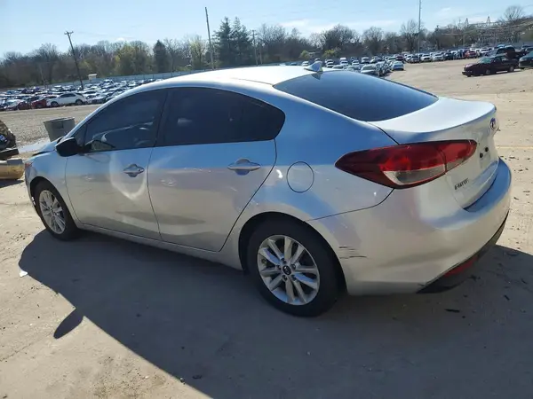 3KPFL4A77HE011505 2017 KIA FORTE - Image 2