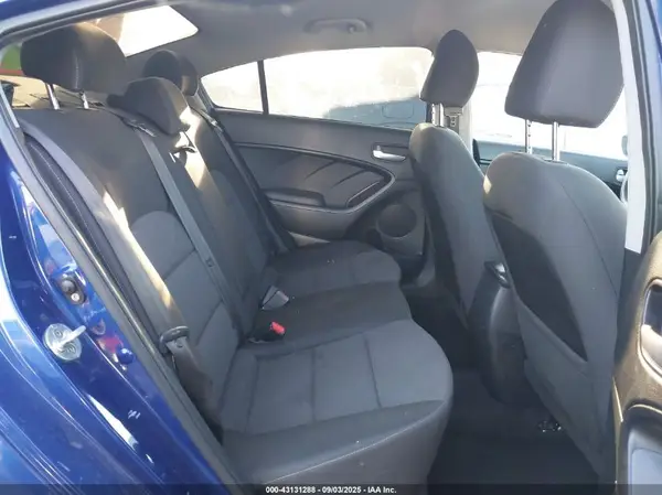 3KPFL4A77HE011794 2017 KIA FORTE - Image 8