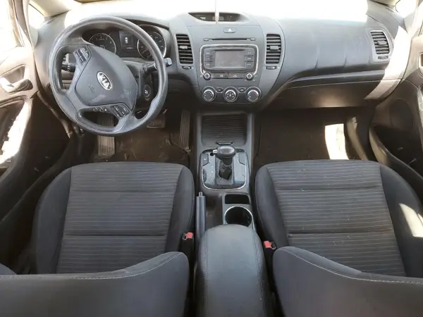 3KPFL4A77HE014324 2017 KIA FORTE - Image 8