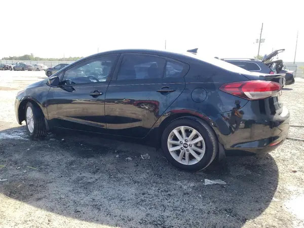 3KPFL4A77HE014453 2017 KIA FORTE - Image 2