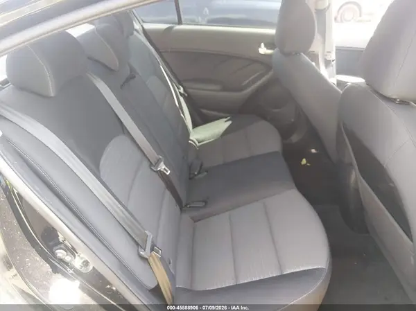 3KPFL4A77HE014498 2017 KIA FORTE - Image 8