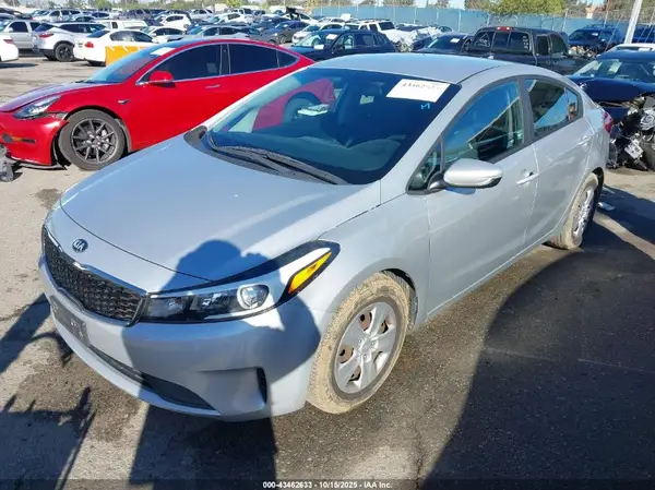 3KPFL4A77HE014629 2017 KIA FORTE - Image 2