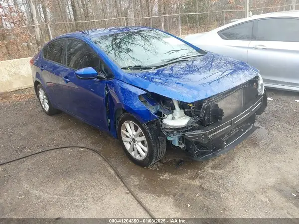 3KPFL4A77HE015666 2017 KIA FORTE - Image 1