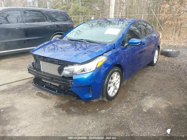 3KPFL4A77HE015666 2017 KIA FORTE - Image 2