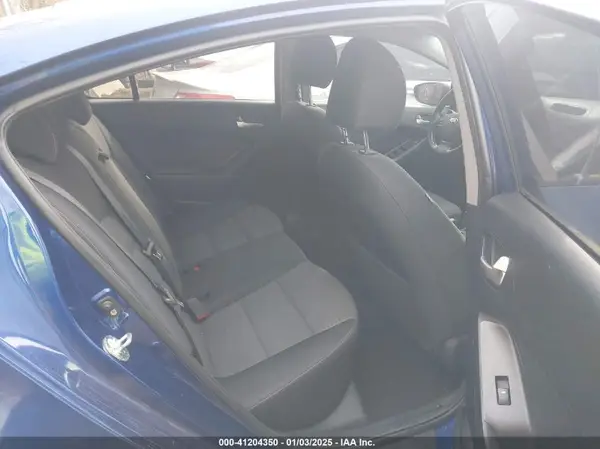 3KPFL4A77HE015666 2017 KIA FORTE - Image 8