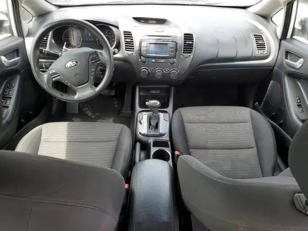 3KPFL4A77HE016171 2017 KIA FORTE - Image 8