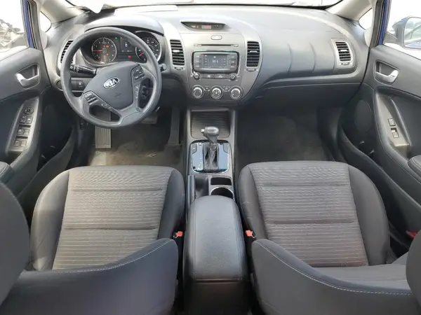 3KPFL4A77HE016929 2017 KIA FORTE - Image 8