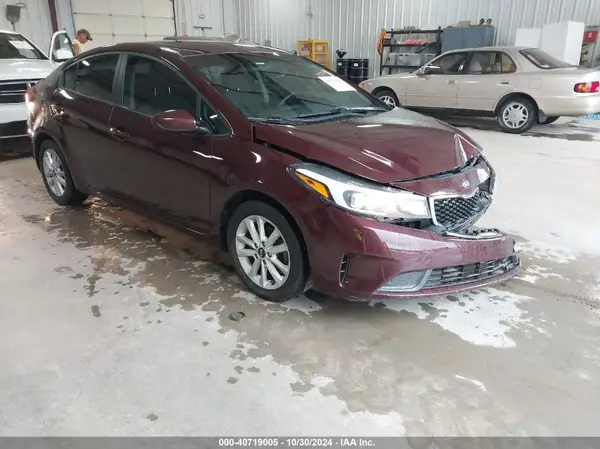 3KPFL4A77HE020947 2017 KIA FORTE - Image 1