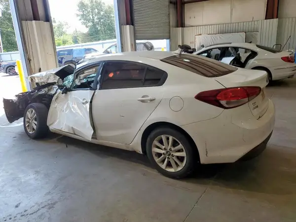 3KPFL4A77HE022178 2017 KIA FORTE - Image 2