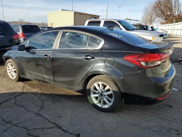 3KPFL4A77HE023430 2017 KIA FORTE - Image 2