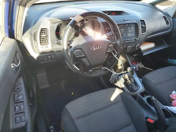 3KPFL4A77HE024335 2017 KIA FORTE - Image 8