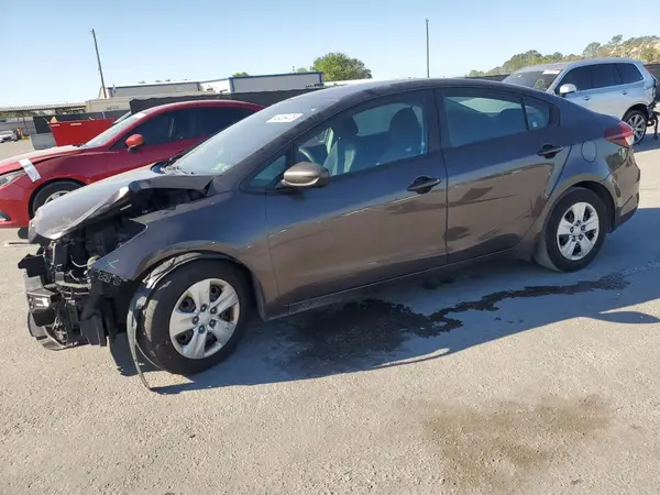 3KPFL4A77HE026487 2017 KIA FORTE - Image 1