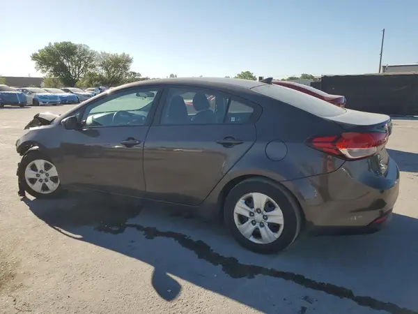 3KPFL4A77HE026487 2017 KIA FORTE - Image 2