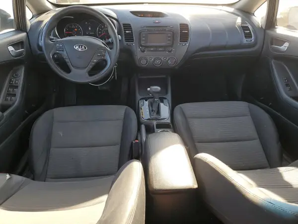 3KPFL4A77HE026487 2017 KIA FORTE - Image 8