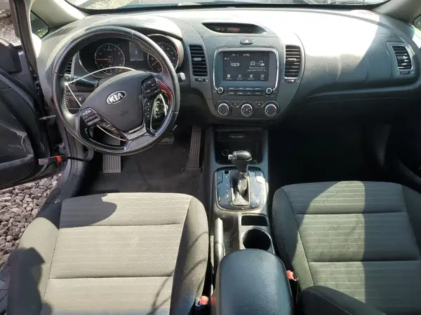 3KPFL4A77HE029440 2017 KIA FORTE - Image 8