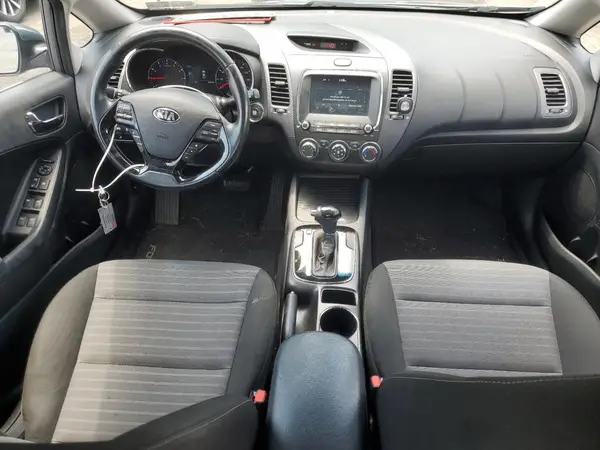 3KPFL4A77HE030894 2017 KIA FORTE - Image 8