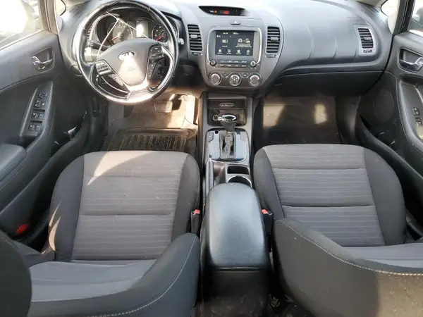 3KPFL4A77HE035612 2017 KIA FORTE - Image 8