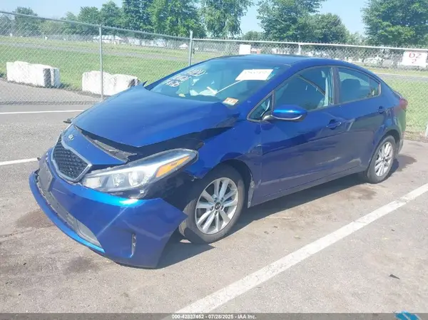 3KPFL4A77HE036193 2017 KIA FORTE - Image 2