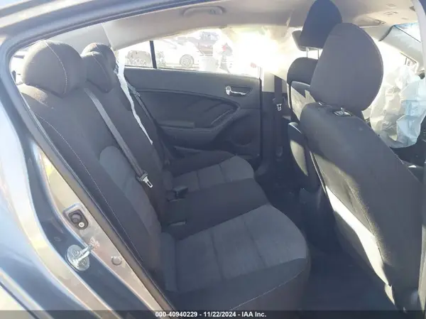 3KPFL4A77HE039966 2017 KIA FORTE - Image 8