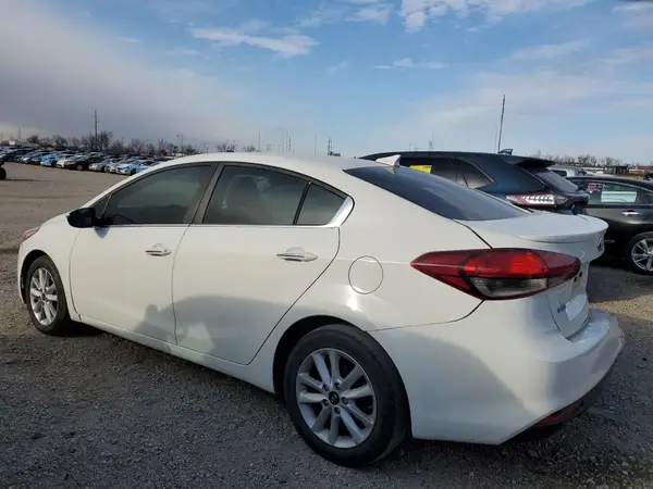 3KPFL4A77HE044021 2017 KIA FORTE - Image 2