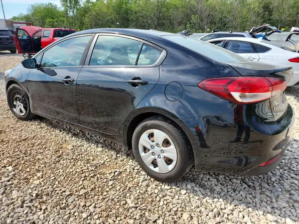 3KPFL4A77HE045363 2017 KIA FORTE - Image 2